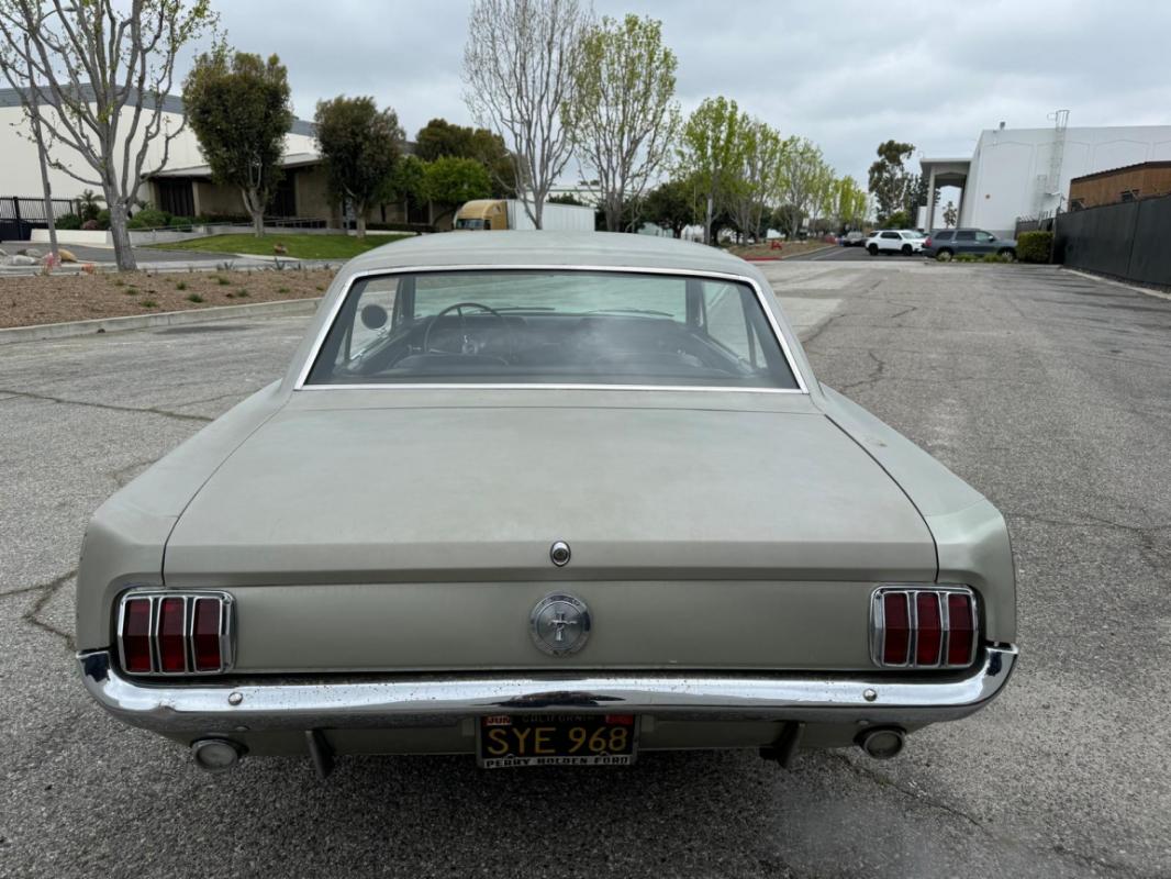 Ford Mustang - COUPE 289 CI V8 VERTE CODE C 1966
