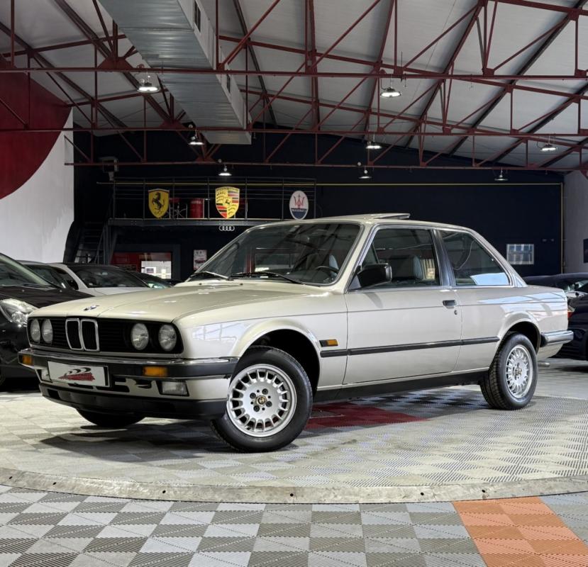 BMW Série 3 - 320i Coupé BVM5 (E30)